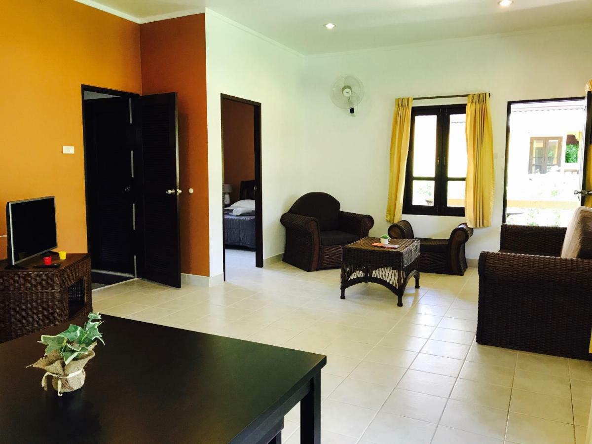 Marilyns Residential Resort Maret Экстерьер фото